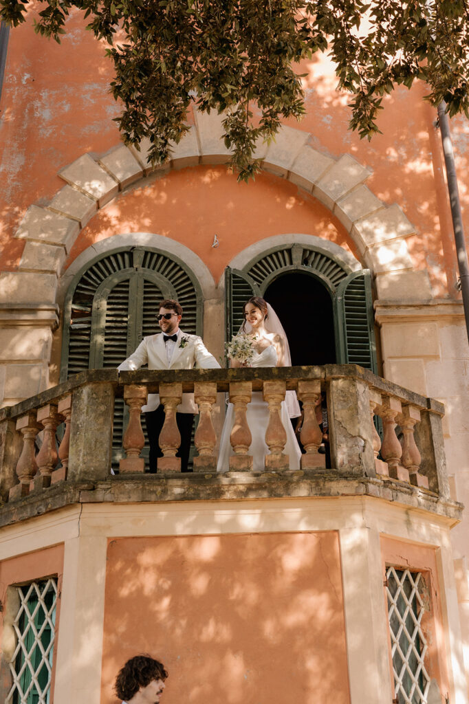 Golden hour portraits in Tuscany – Villa Lena wedding photography